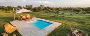 Outdoor pool, pool loungers - LookOut Safari Lodge (Hammanskraal)