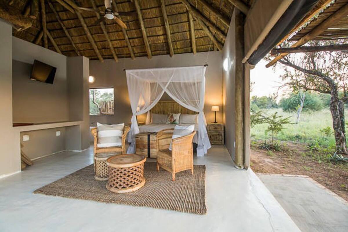 Family Chalet, 2 Bedrooms | Living area