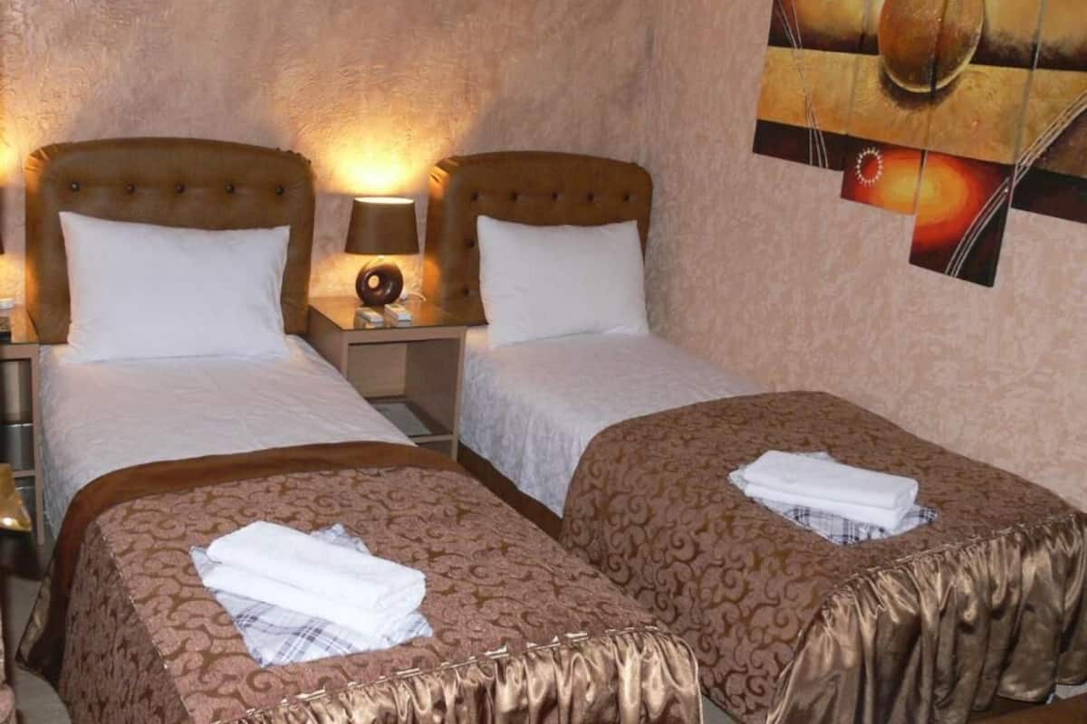 Apartment, 1 Bedroom, Balcony | 1 bedroom, minibar, desk, soundproofing