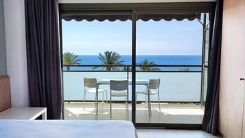 Een strijkplank/strijkijzer, gratis wifi, beddengoed