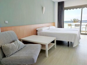 Een strijkplank/strijkijzer, gratis wifi, beddengoed