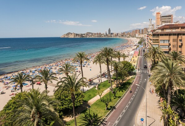 Una spiaggia nelle vicinanze