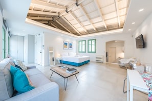 Apartment (The Triangle) | Living area