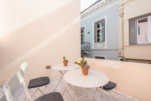 Terrace/patio - Androniki Neoclassical Apartments-Plaka (Athens)