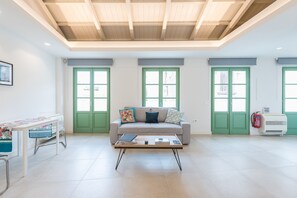 Apartment (The Triangle) | Living area