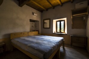 1 bedroom, WiFi, bed sheets - Hostel Podesteria di Gombola - art and territory (Gombola)