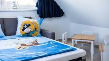1 Schlafzimmer, BĂŒgeleisen/BĂŒgelbrett, Reisekinderbett