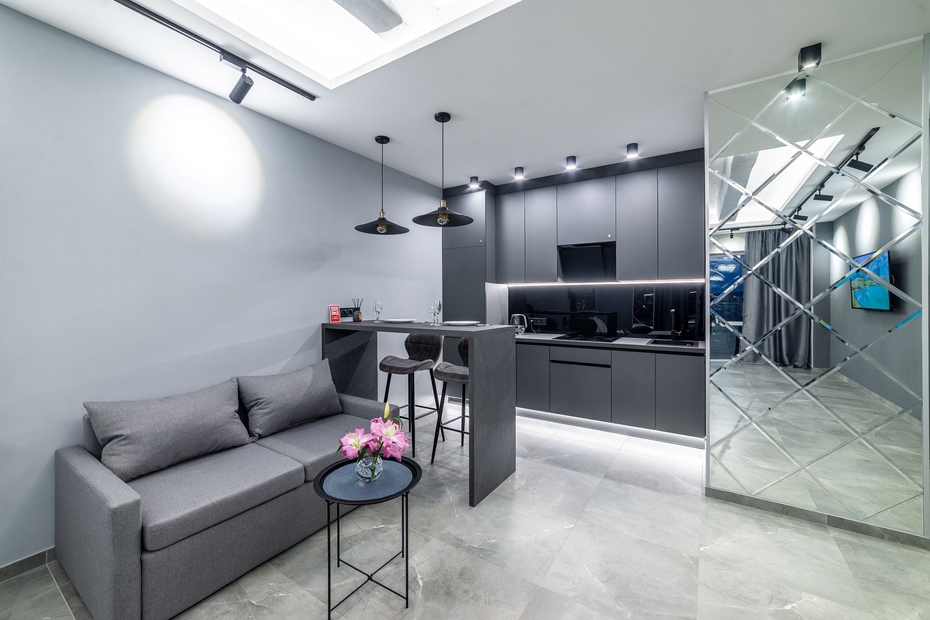 Estudi en suite panoràmic | Sala d'estar | Televisor intel·ligent de 55 polzades amb canals per cable i televisor 