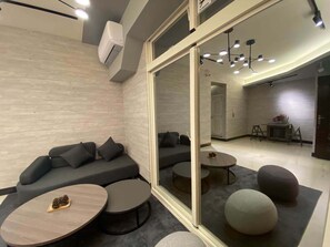 Comfort-Apartment (6 people) | Wohnbereich | Flachbildfernseher