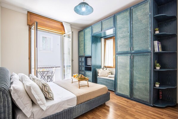 3 bedrooms, iron/ironing board, travel cot, free WiFi