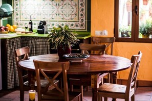 Doppelzimmer, 1 Doppelbett oder 2 Einzelbetten | Gemeinschaftsküche