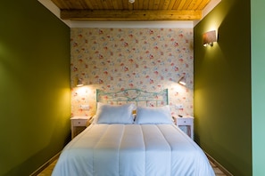Deluxe Double Room | 1 bedroom, free WiFi, bed sheets