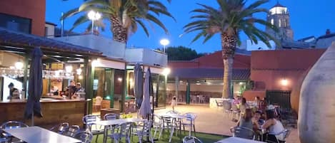 Poolbar