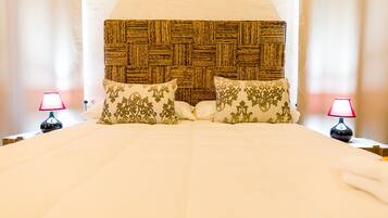 Deluxe Suite, Hot Tub | 1 bedroom, free WiFi, bed sheets