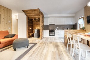 Apartamento, 2 quartos (Testa 5) | Área de estar | TV