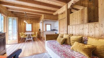 Stuga - 4 sovrum (Testa 9) | Vardagsrum | Tv