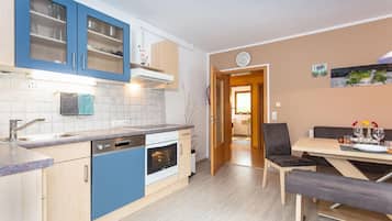 KylskÄp, mikrovÄgsugn, ugn och diskmaskin