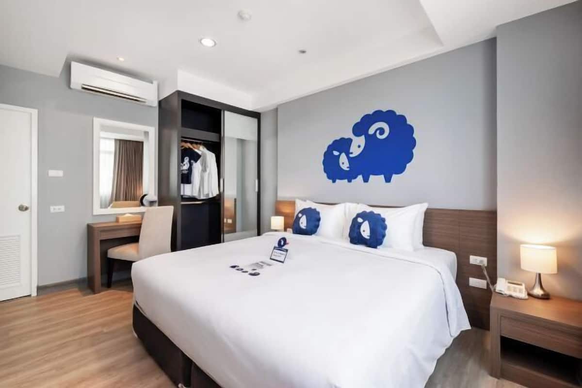 2 bedrooms, desk, free WiFi, bed sheets