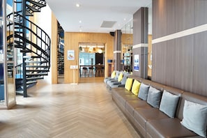 32-吋LED 液晶電視、有線頻道、電視