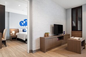 Desk, free WiFi, bed sheets - Kokotel Bangkok Dheva Thonglor (Bangkok)