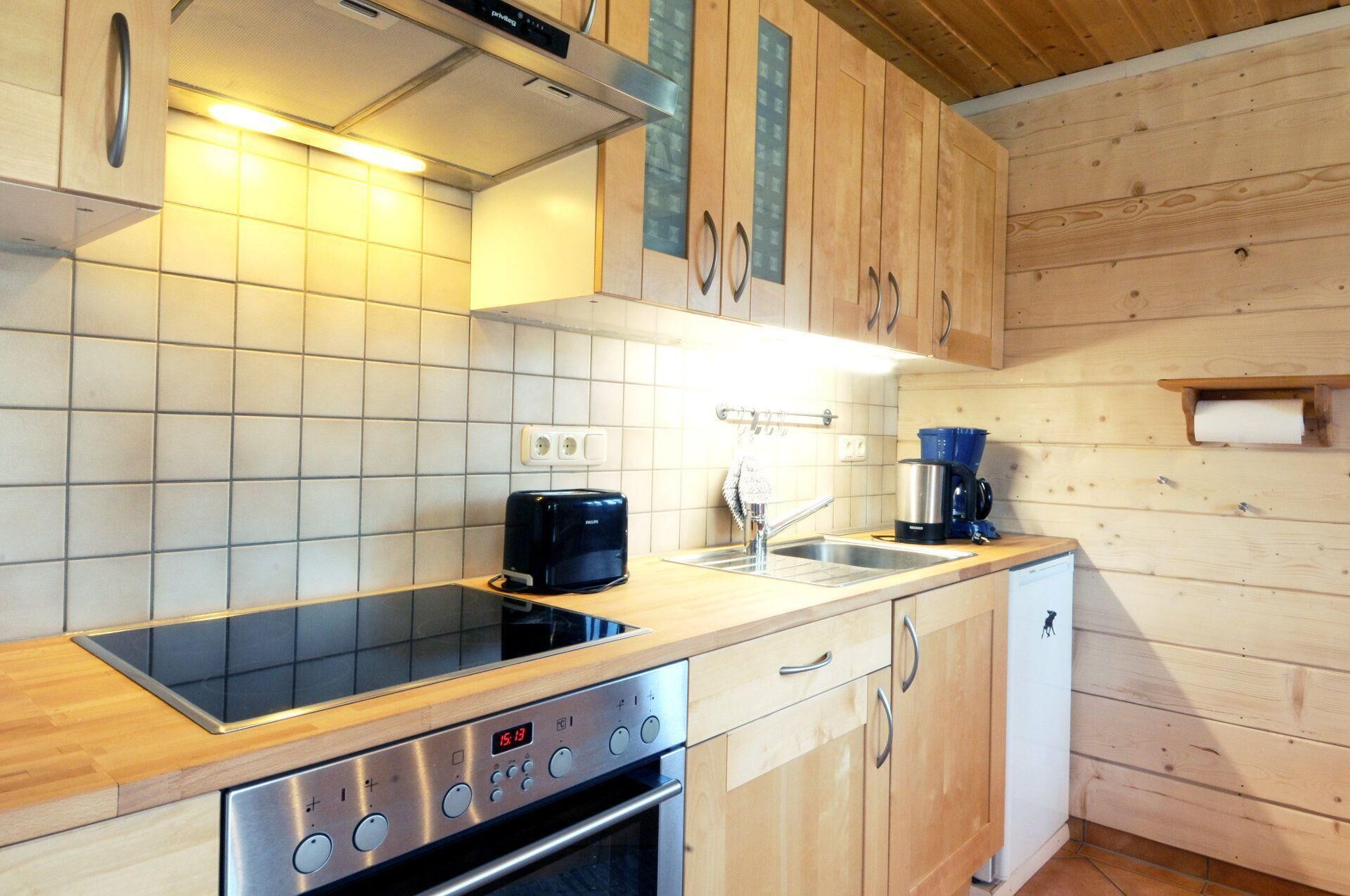 Réfrigérateur, four, plaque de cuisson, cafetière/bouilloire