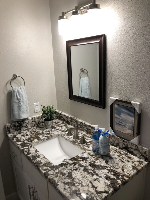 Unclassified image, 1 of 19, button - High Bluff Waterfront Chalet (Canyon Lake)