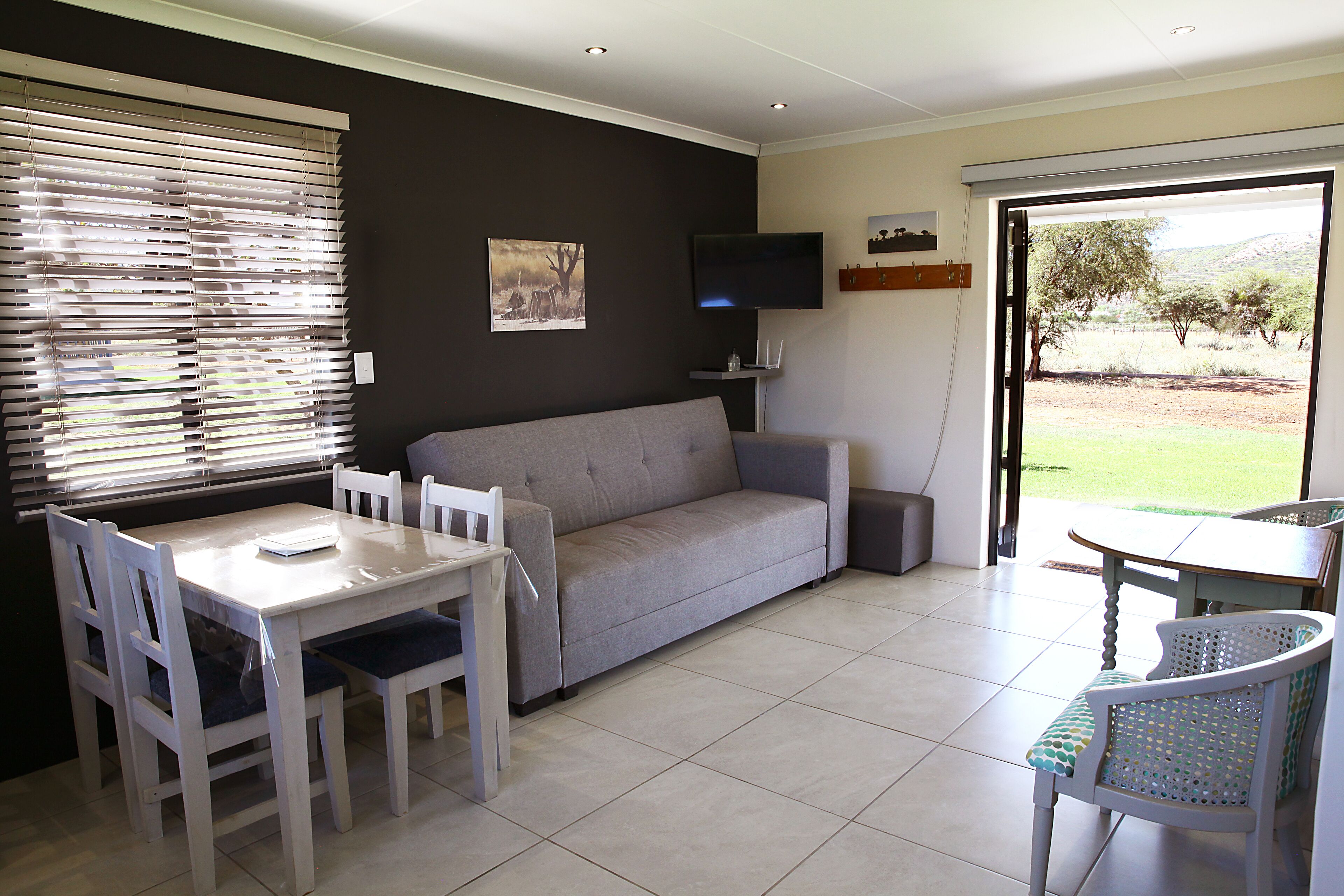 Deluxe Cottage, 1 Bedroom | Living area