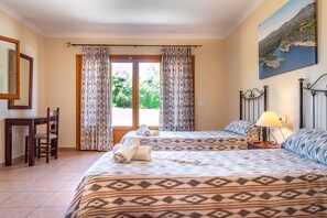 5 Schlafzimmer, Bügeleisen/Bügelbrett, kostenloses WLAN, Bettwäsche