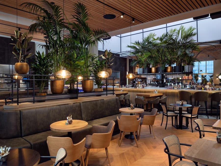 Breakfast, lunch and dinner served