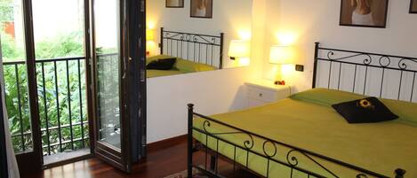 3 多间卧室、免费 WiFi、床单