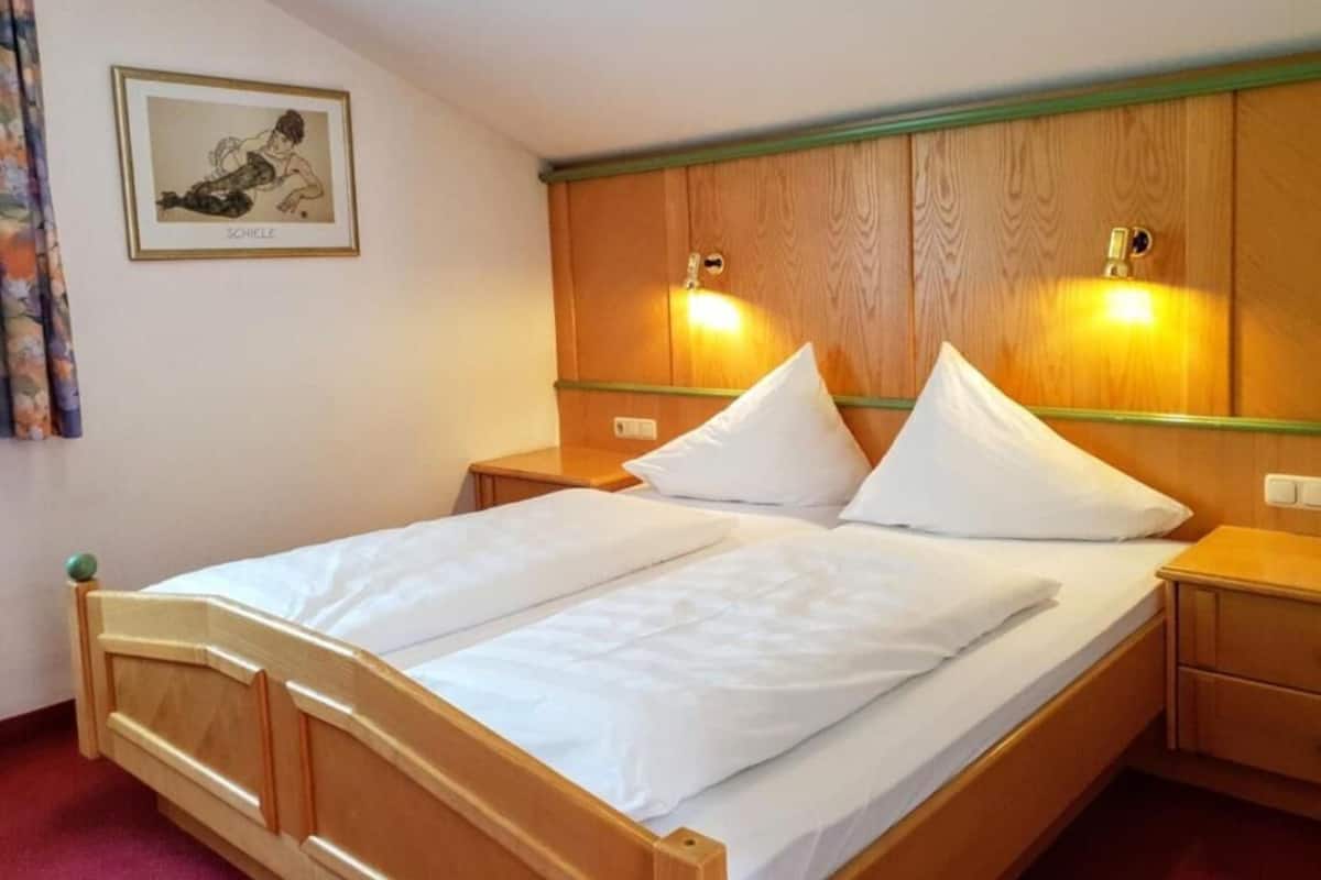 1 bedroom, free cots/infant beds, rollaway beds, free WiFi