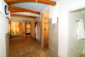 Sauna, steam room, Turkish bath/hammam - Alpen Appartements Lärchenhof (Lermoos)
