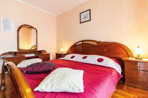 2 bedrooms