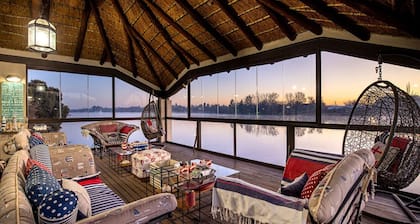 Vaal River YOLO Spaces – Vaal River Bush Lodge