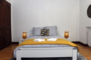 2 bedrooms, iron/ironing board, WiFi, bed sheets - Gite Nature et Détente 6/8p with private jacuzzi (Marions)