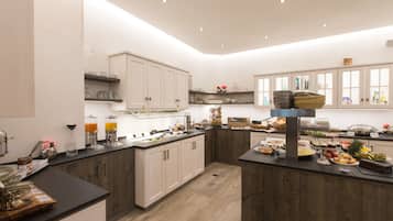 Daily full breakfast (EUR 19 per person)