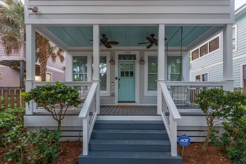 Awesome 4 bed/3.5 bath pup-friendly South End Home