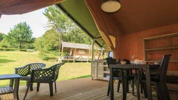 Tienda de campaña familiar | Servicio a la habitación