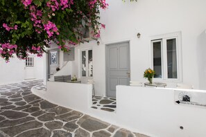 Studio (2-3 Adults) | Balcony - Lirous Studios (Mykonos)