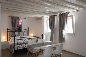 In-room safe, free WiFi - Lirous Studios (Mykonos)