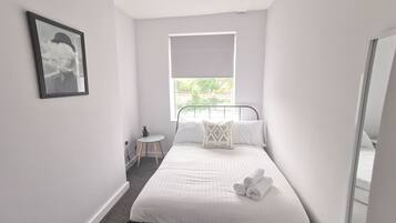 2 bedrooms, desk, iron/ironing board, free WiFi