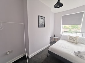 2 bedrooms, desk, iron/ironing board, free WiFi