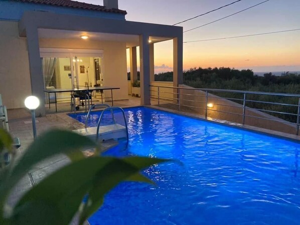 Pool - Holiday home "Zafira" with hot tub (Rethymno)
