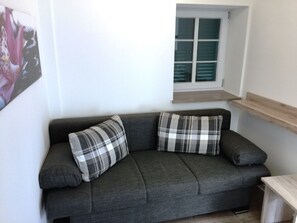 Interior - Apartment Haus am Eck, 2nd floor, 40sqm, 1 bedroom, WLAN (Altötting)