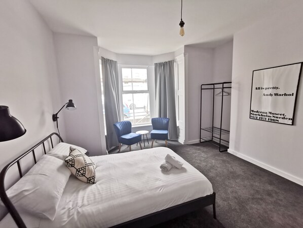 2 Schlafzimmer, Schreibtisch, Bügeleisen/Bügelbrett, kostenloses WLAN