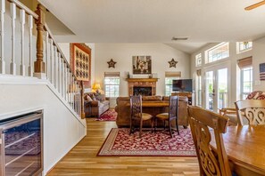 Smart TV, DVD player, offices