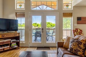 Smart-TV, DVD-Player, Arbeitsbereiche