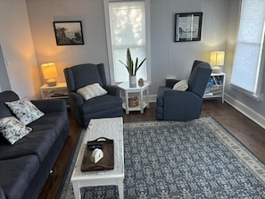 House, 2 Bedrooms | Living area