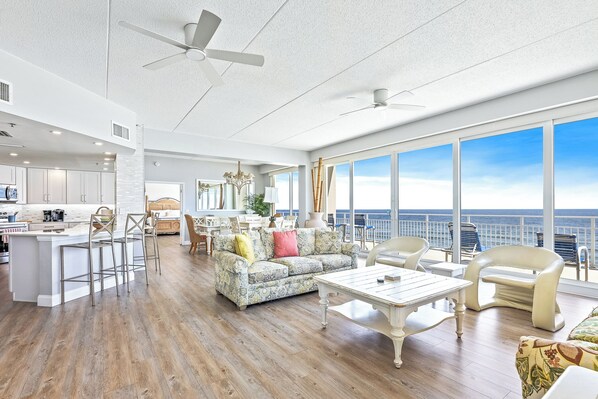 TV - Penthouse Condo with wrap around views of the ocean - SR802 (New Smyrna Beach)