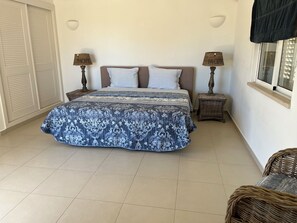 4 Schlafzimmer, Bügeleisen/Bügelbrett, kostenloses WLAN, Bettwäsche